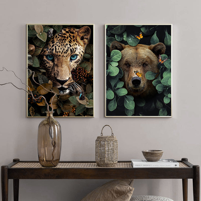 Eco-friendly cotton canvas material for Nordic Art Canvas - Animal Lion Tiger Bear Painting. Waterproof, fade-resistant with a fine, smooth texture.