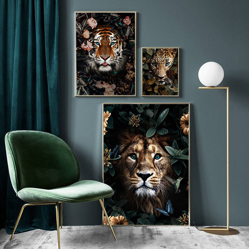Eco-friendly cotton canvas material for Nordic Art Canvas - Animal Lion Tiger Bear Painting. Waterproof, fade-resistant with a fine, smooth texture.